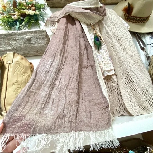 ⭐️Trendy gauze reversible scarf/wrap w prairie/cottage core vibe - Picture 8 of 14